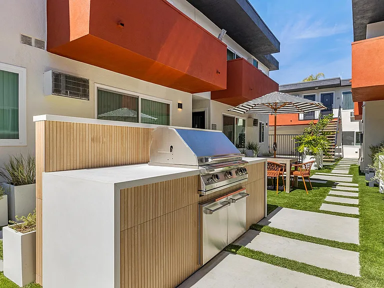 Kling Trio Apartments — Photo 37