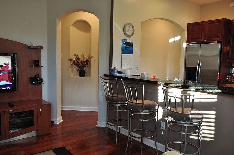 2nd image of 846 Spinnaker Dr E