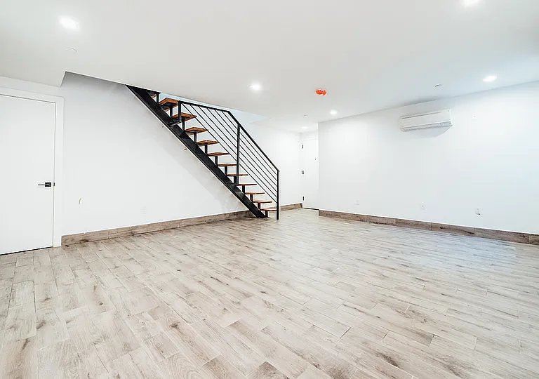 1183 Gates Ave #1A — Photo 12