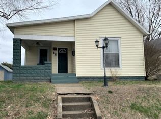 12 SE 7th St, Washington, IN 47501