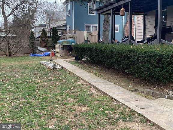 4th image of 121 Birch Ave