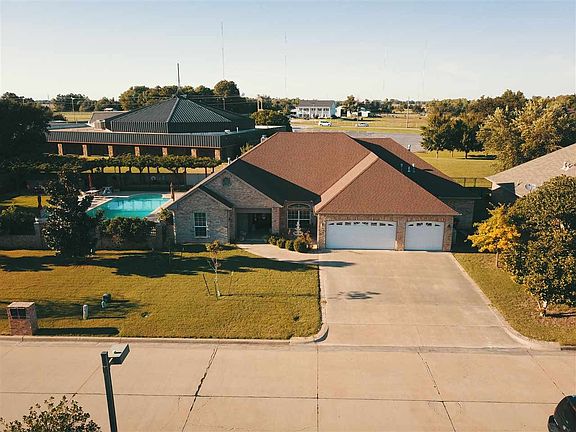 3rd image of 3536 Northlake Ln