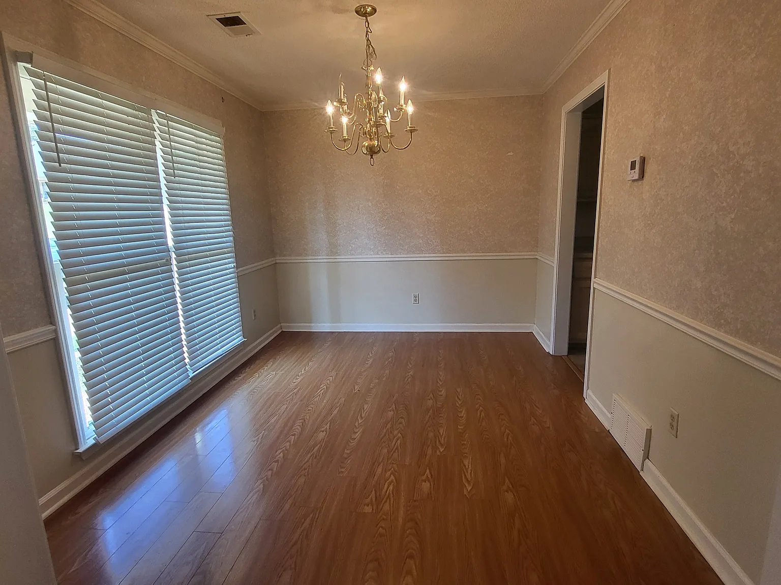 9246 Chalkwell Avenue 1 - 1 — Photo 2