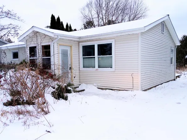 609 Ash St, Elk Rapids, MI 49629