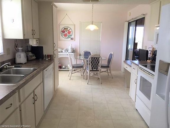5th image of 74 Hickory Hills Cir