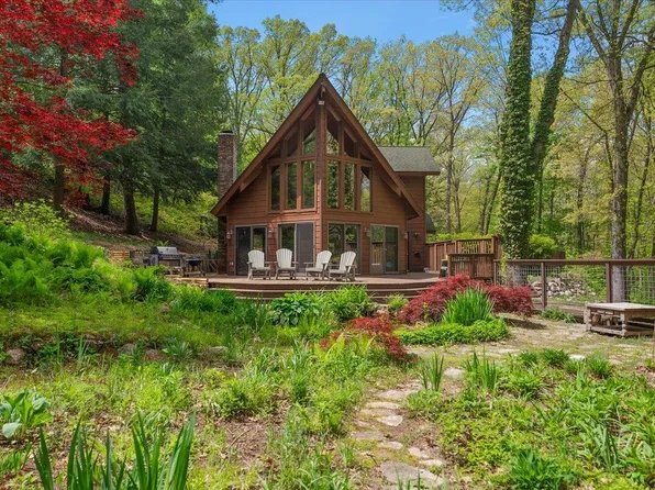 5765 Wildwood Dr, Bridgman, MI 49106