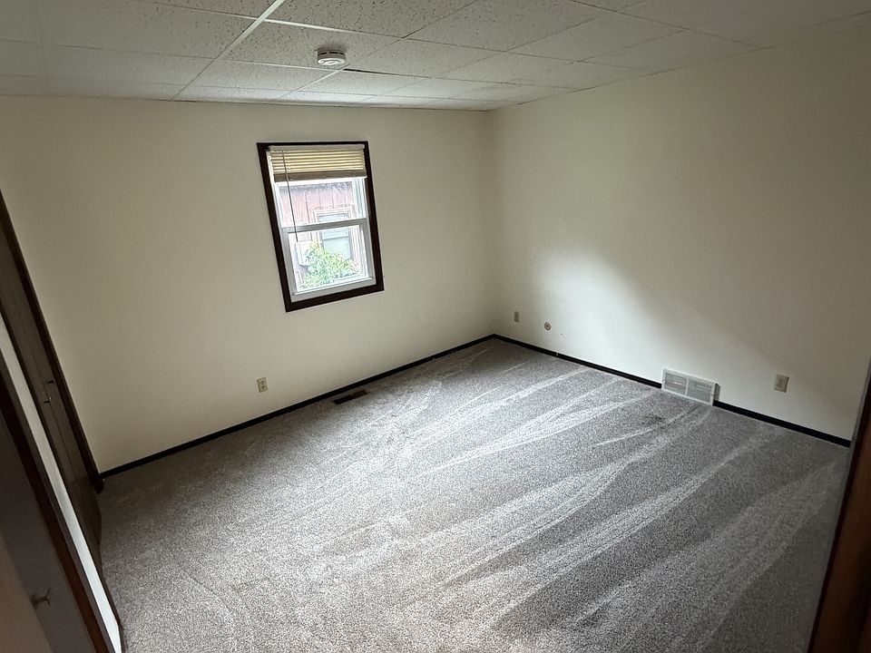 1st image of 512 Breezy Point Dr #11595445