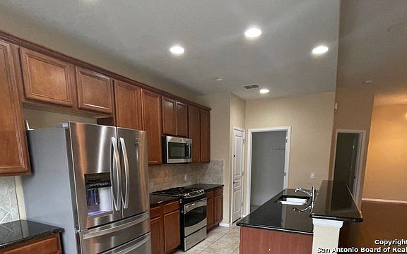 4th image of 8143 Prospect Poin