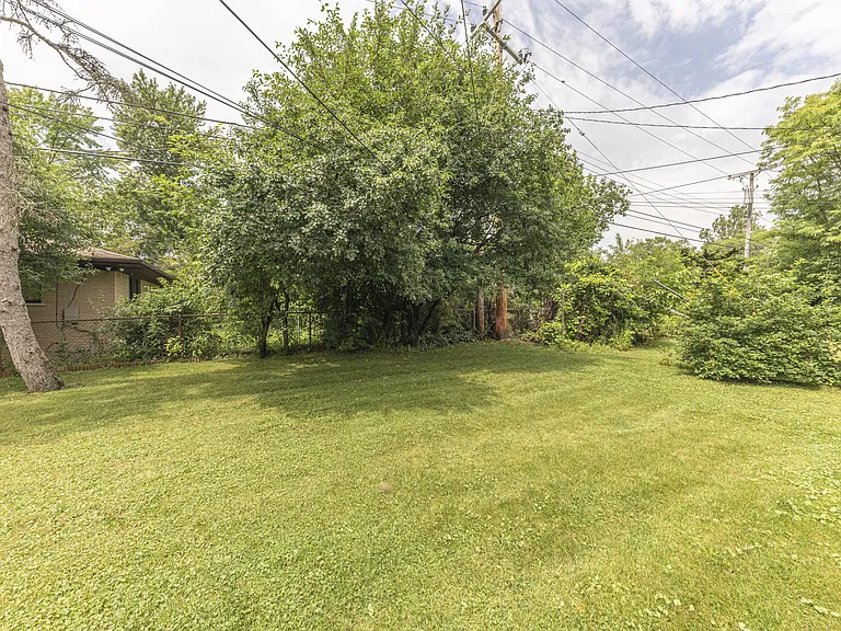 1630 Greenview Dr — Photo 18