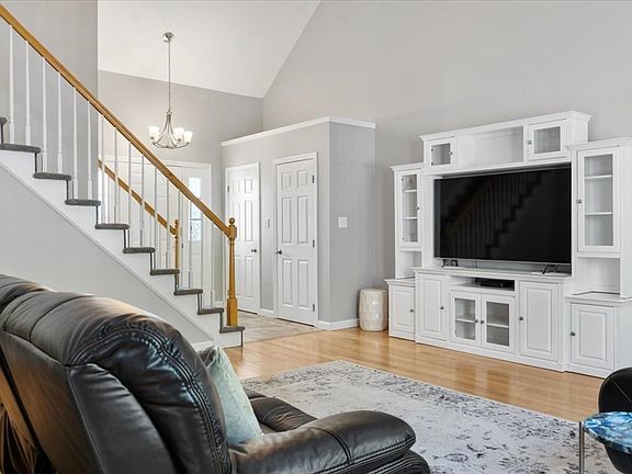4th image of 29 Coldspring Dr #A