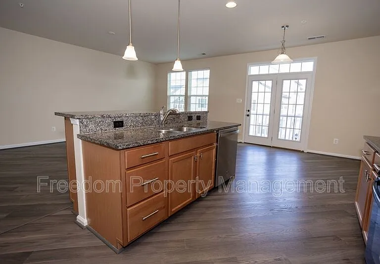 7408 Brunson Cir — Photo 20