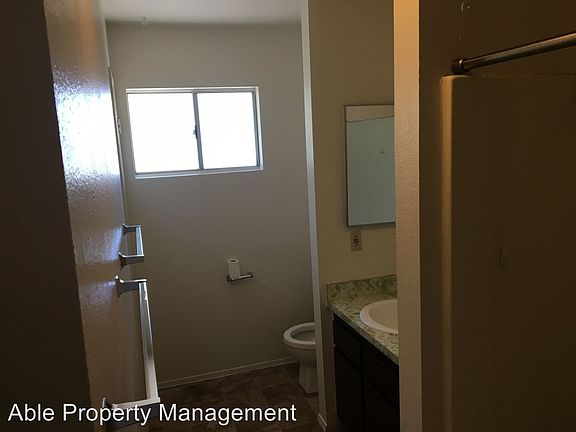 5th image of 200 Lincoln Ave APT 11