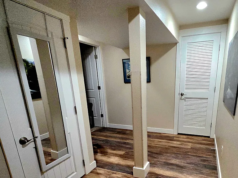 Columbine Ave — Photo 12