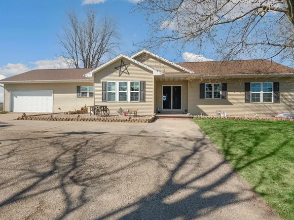 W1566 County Rd S, Pulaski, WI 54162