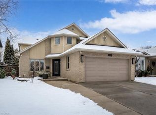 1219 Hammond St, Burlington, ON L7S 2A3