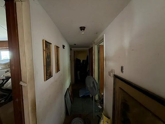 5th image of 6726 Beryl St
