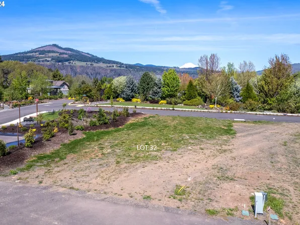 3927 Blackberry Dr #32, Hood River, OR 97031