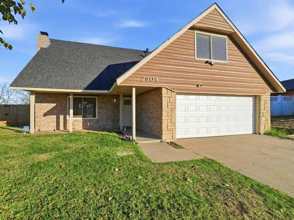 2904 NE Bellevue Cir, Lawton, OK 73507