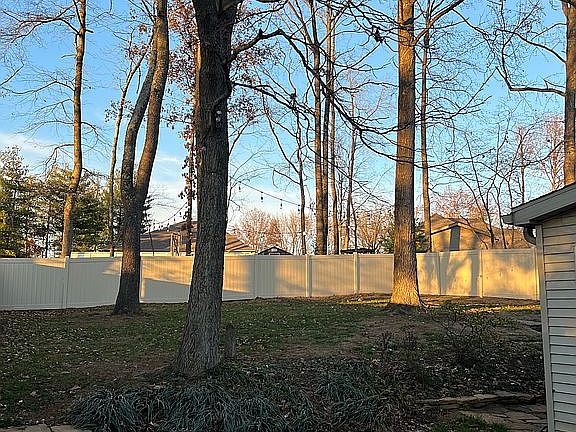 3rd image of 10300 Hyde Park