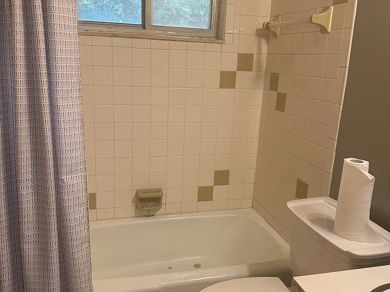 Full bath located upstairs