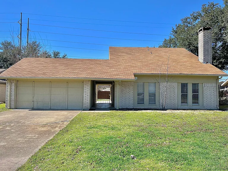 1301 Grant Dr — Photo 19
