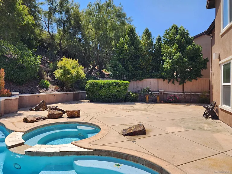 Swimming Pool/Hot Tub/Sauna