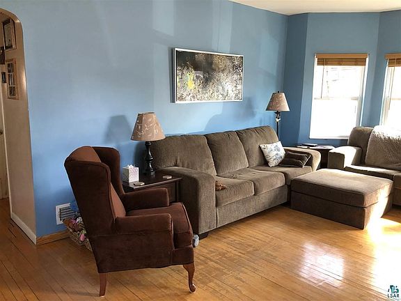3rd image of 112 E 7th Ave E