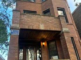 1635 N Honore St, Chicago, IL
