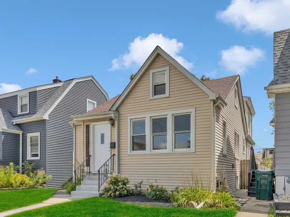 9621 S Troy Street, Evergreen Park, IL 60805