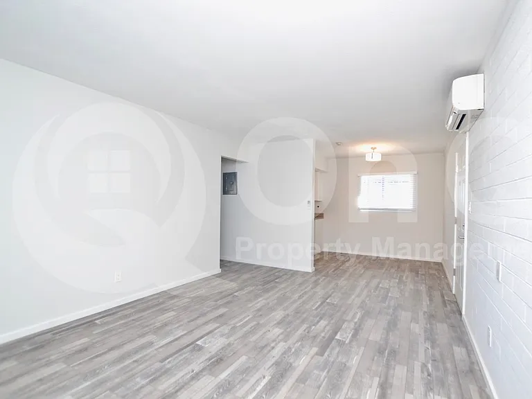 44 E Roanoke Ave #8 — Photo 5