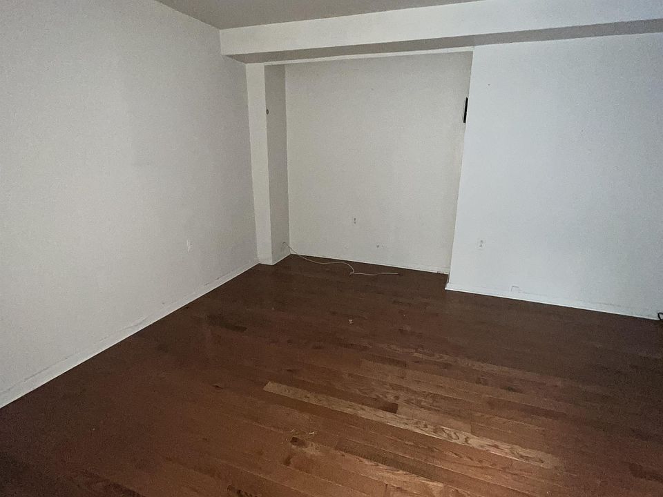 1st image of 4522 Baker St APT 11