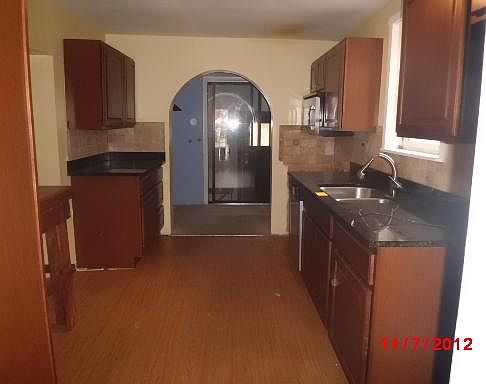 4th image of 3716 S Gunderson Ave