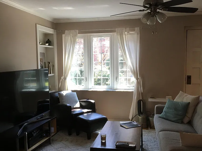 555 S Negley Ave #13 — Photo 19