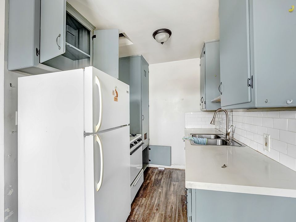 1st image of 11722 S Budlong Ave #7