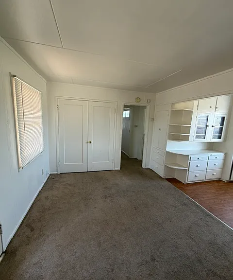 410 E Beach St — Photo 5