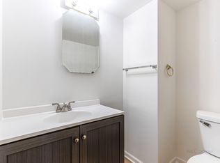 9260 Dee Rd, Des Plaines, IL 60016