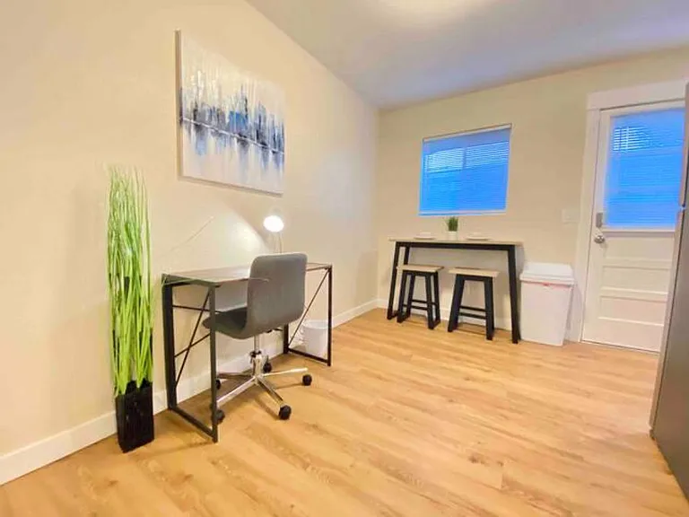 935 6th Street Ct #3 — Photo 3