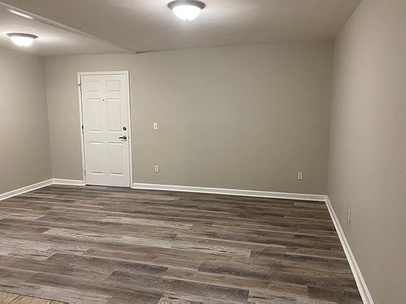 4th image of 210 Saint George St APT 207