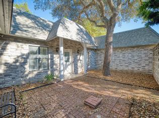 410 Fairway Oaks St, Rockport, TX 78382