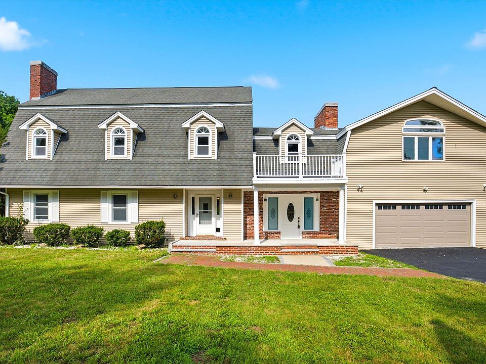 1st image of 4 Hilltop Drive