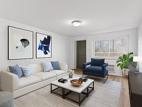 3rd image of 4710 Greenwood Dr #6