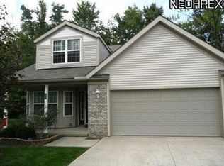 8814 Robinwood Ter, Macedonia, OH