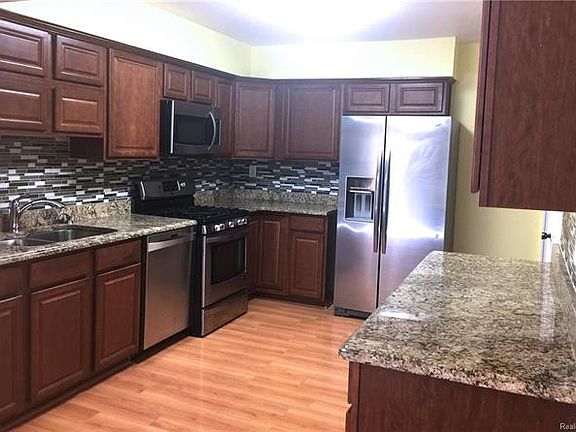 2nd image of 1592 Brentwood Dr #544