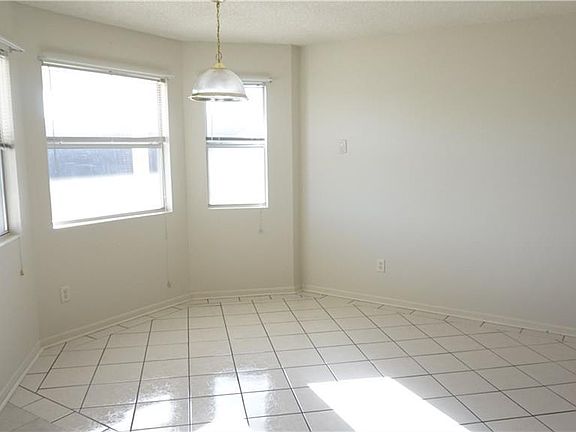 5th image of 4102 Beach Ball Dr