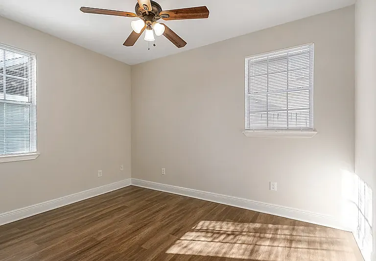 2408 Oak Pl — Photo 9