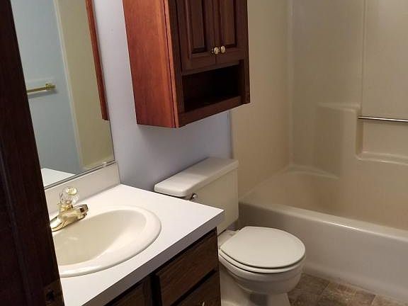 5th image of 3538 Golfside Dr #126