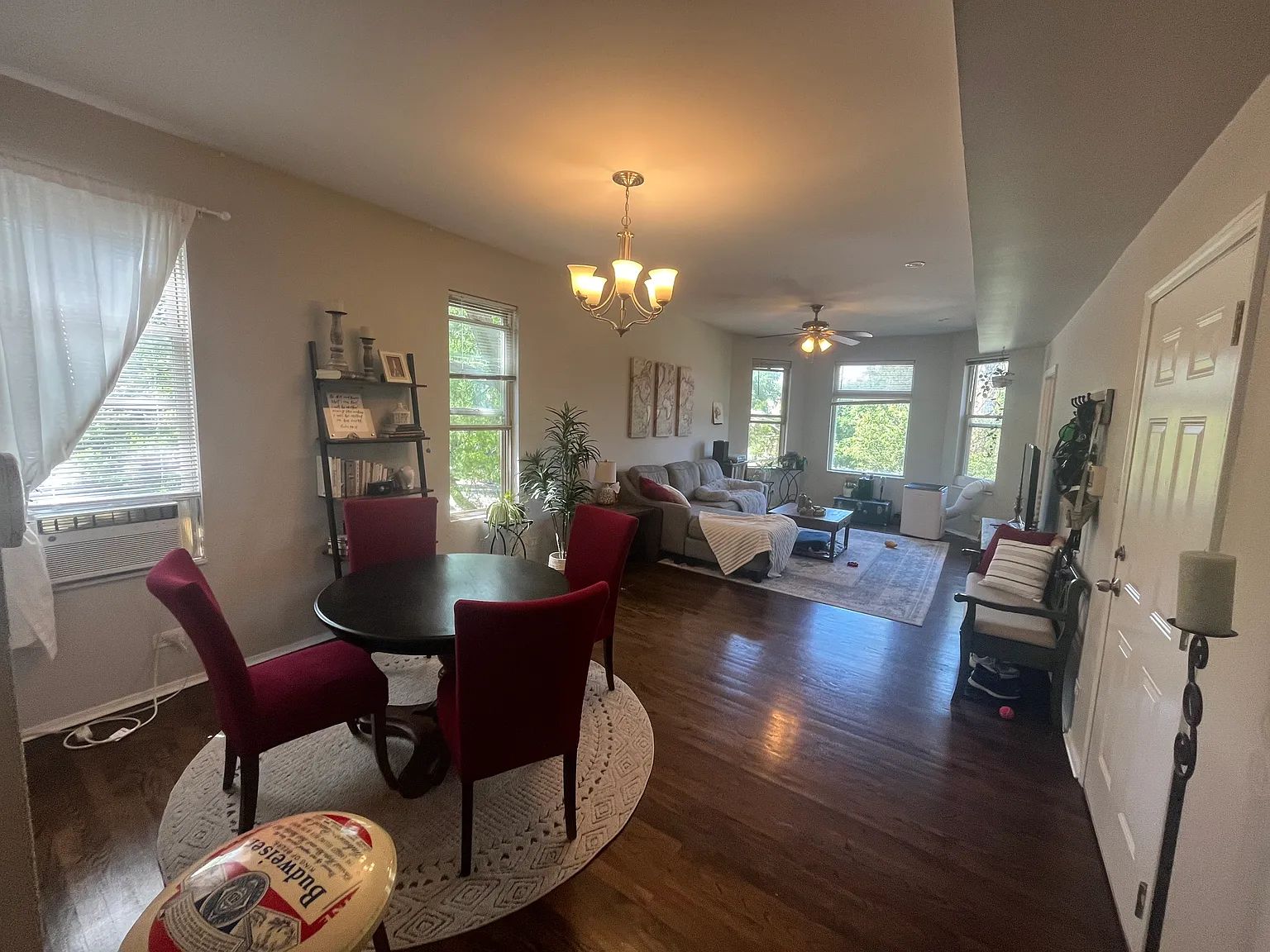 3 bed, 1350 sqft, $2,750 — Photo 2