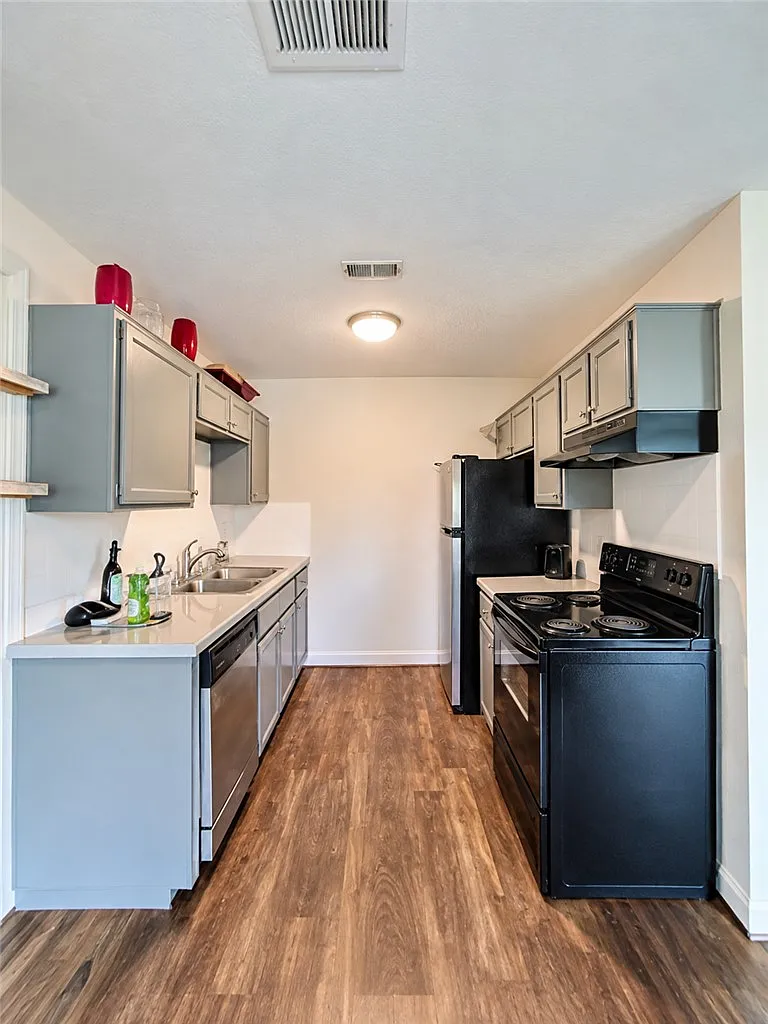 2 bed, 992 sqft, $1,200 — Photo 4