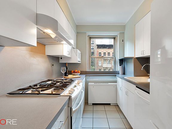 3rd image of 75 E End Ave APT 5H