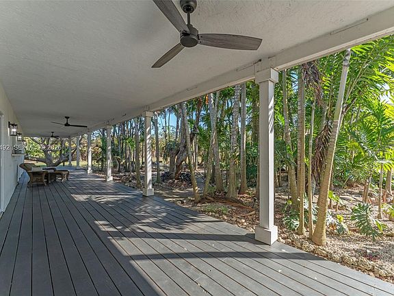 4th image of 20076 SW 190th St